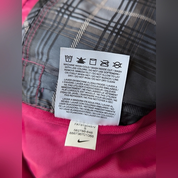 Waterproof Nike Golf Jacket with Pockets - Picture 10 of 12